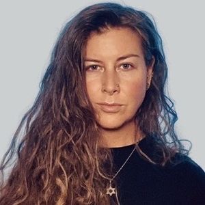 Shoshana Cox headshot